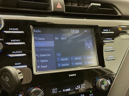 Used 2020 Toyota Camry LE image 21