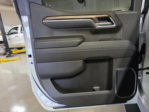 Used 2022 Chevrolet Silverado 1500 LT Trail Boss w/ LT Trail Boss Premium Package image 16