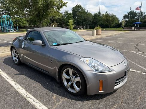 Used 2008 Nissan 350Z Touring RWD image 22