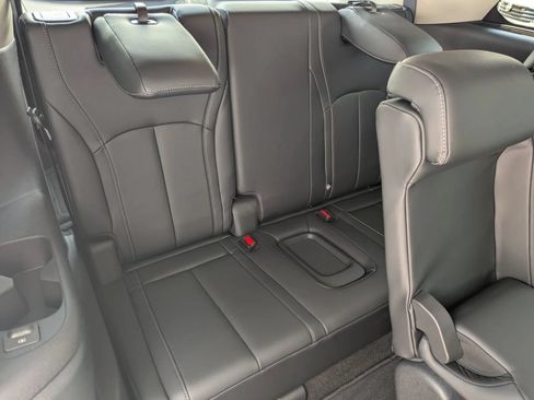 Used 2023 INFINITI QX60 Sensory w/ Vision Package AWD/4WD image 15