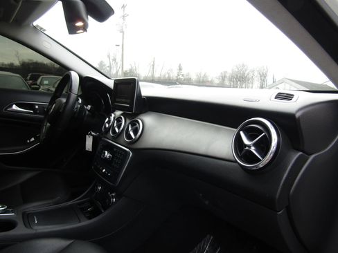 Used 2015 Mercedes-Benz GLA 250 GLA 250 4MATIC Sport Utility 4 w/ Sport Package image 9