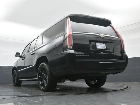 Used 2017 Cadillac Escalade ESV Luxury image 72