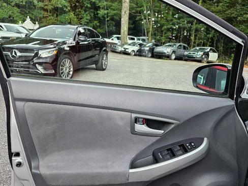 Used 2010 Toyota Prius Two image 16