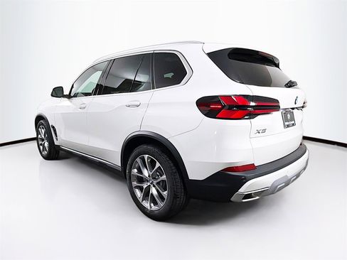 New 2026 BMW X5 xDrive40i w/ Climate Comfort Package image 5