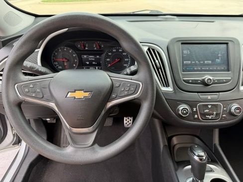 Used 2017 Chevrolet Malibu LS FWD image 11