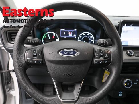 Used 2023 Ford Maverick XL image 10