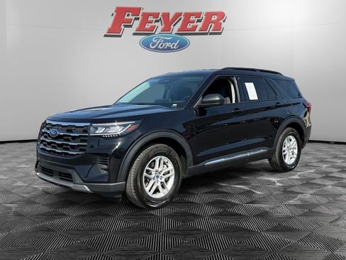 Used 2025 Ford Explorer Active image 1