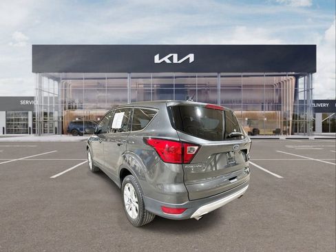 Used 2019 Ford Escape SE image 6