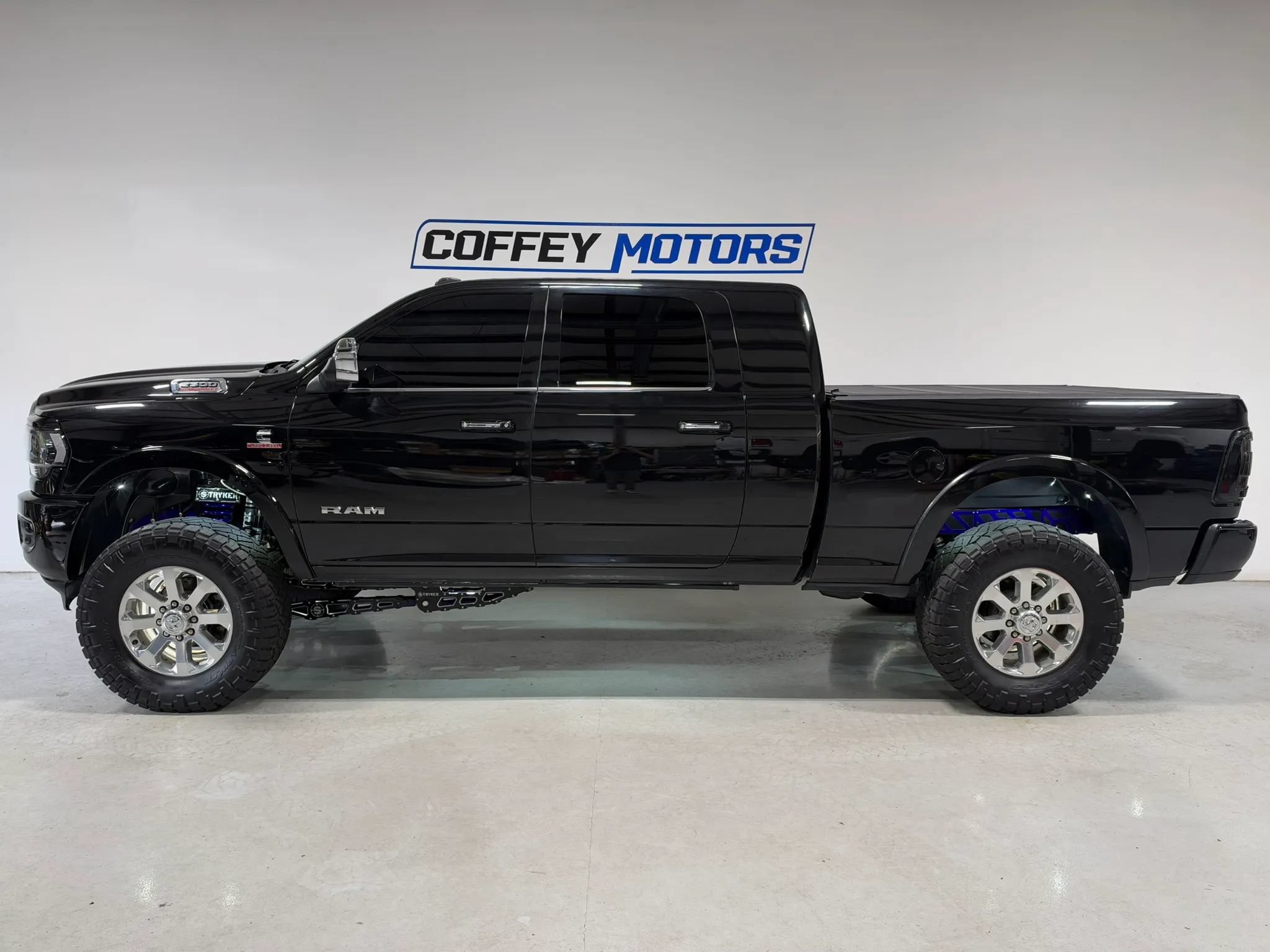 Used 2022 RAM 2500 Laramie AWD/4WD image 3
