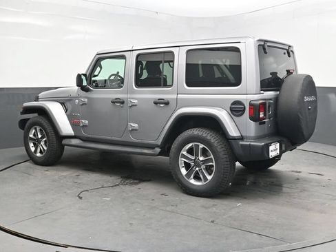 Used 2018 Jeep Wrangler Unlimited Sahara AWD/4WD image 4