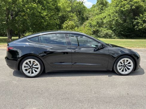 Used 2022 Tesla Model 3 Long Range AWD/4WD image 8