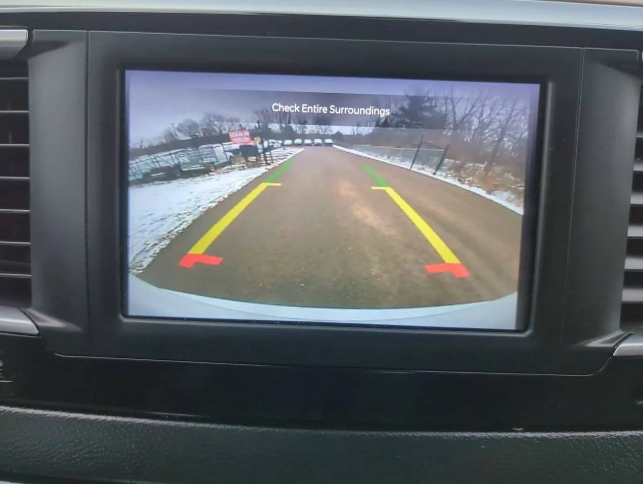 Used 2023 Chrysler Voyager LX FWD image 17