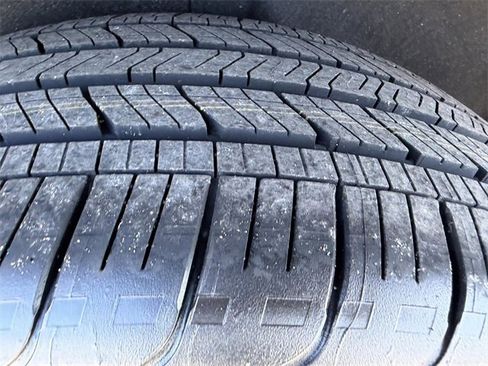 Certified 2021 Chevrolet Traverse LT w/ LT Premium Package image 36