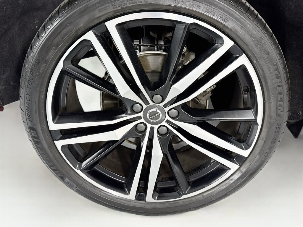 Used 2021 Volvo XC60 T5 R-Design w/ Protection Package Premier AWD/4WD image 33