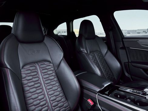 Used 2021 Audi RS 6 w/ Executive Package image 49