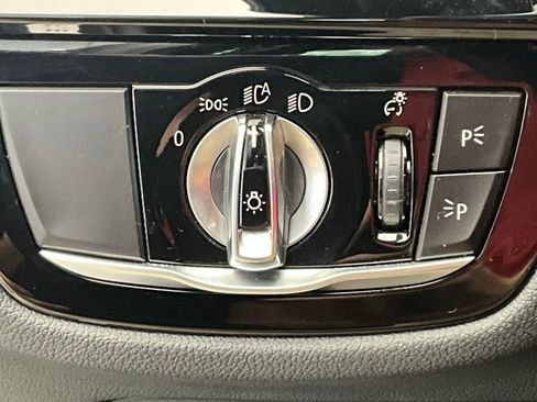 Used 2019 BMW 530i w/ Convenience Package image 19