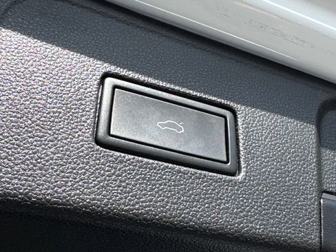 Used 2022 Volkswagen Atlas SE w/ Panoramic Sunroof Package image 14