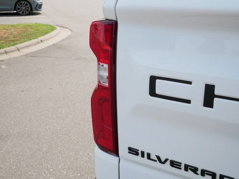 Used 2022 Chevrolet Silverado 1500 Custom w/ Rally Edition AWD/4WD image 17