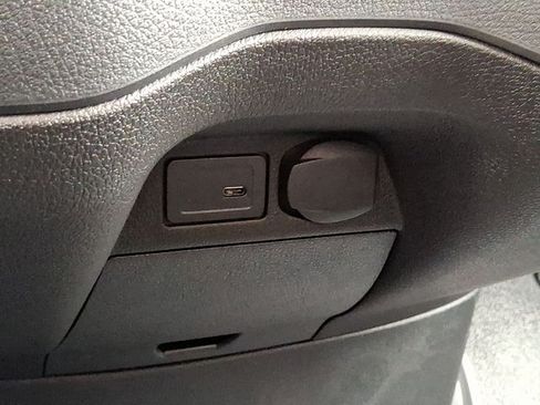 Used 2026 Mercedes-Benz Sprinter 2500 image 18