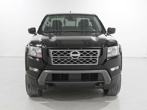 Used 2023 Nissan Frontier SV w/ SV Convenience Package image 2