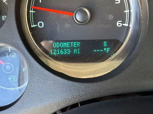 Used 2013 Chevrolet Avalanche LS image 23