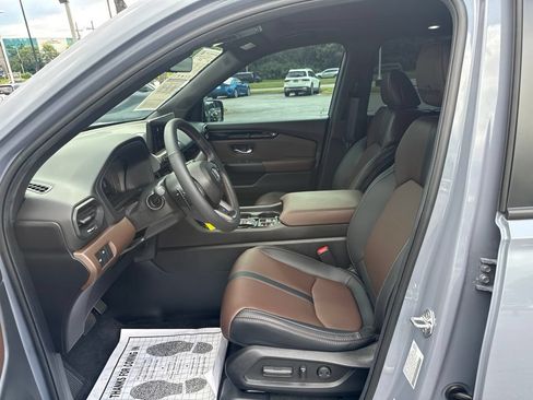 Used 2026 Honda Pilot TrailSport image 9