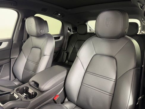 Certified 2026 Porsche Cayenne Coupe AWD/4WD image 5