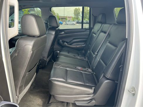 Used 2018 Chevrolet Suburban LT image 28