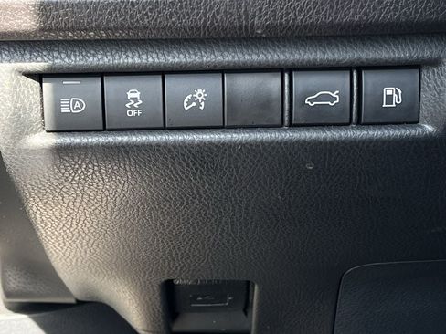 Used 2025 Toyota Camry SE FWD image 20