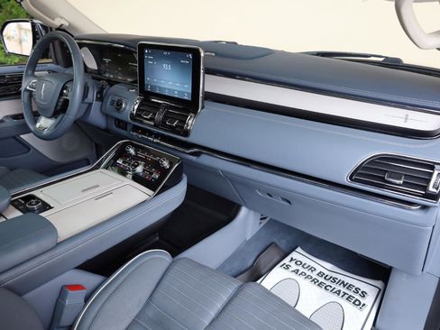 Used 2019 Lincoln Navigator Black Label w/ Cargo Package AWD/4WD image 31