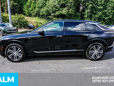 Used 2024 Cadillac Lyriq Luxury AWD/4WD image 6