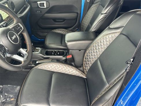 Used 2023 Jeep Gladiator Overland image 28