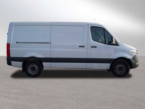 Used 2025 Mercedes-Benz Sprinter 2500 image 2