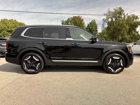 Used 2024 Kia Telluride S w/ S Sunroof Package image 5