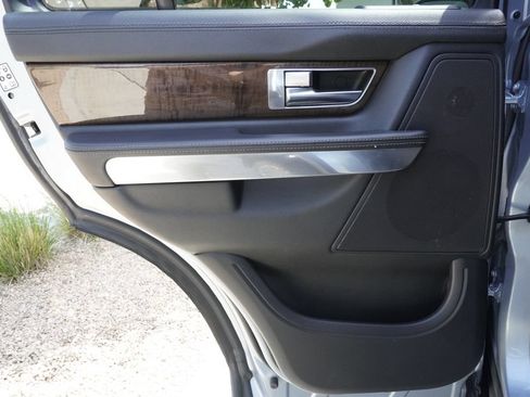 Used 2013 Land Rover Range Rover Sport HSE AWD/4WD image 28