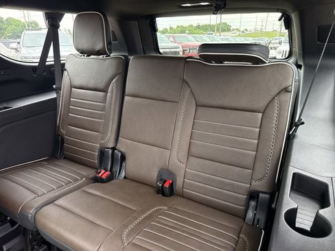Used 2026 GMC Yukon XL Denali Ultimate AWD/4WD image 7