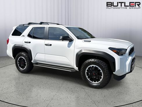 Used 2025 Toyota 4Runner TRD Off-Road Premium AWD/4WD image 7