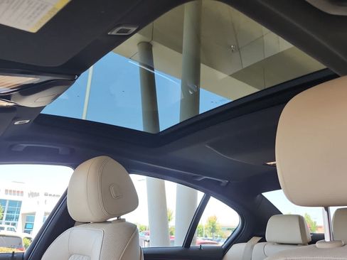 Used 2022 BMW 540i w/ Convenience Package RWD image 16
