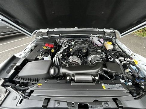 New 2025 Jeep Wrangler Unlimited Sahara AWD/4WD image 10