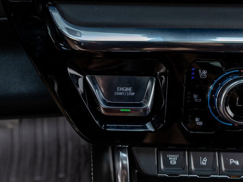 Used 2025 GMC Sierra 2500 Denali Ultimate image 22