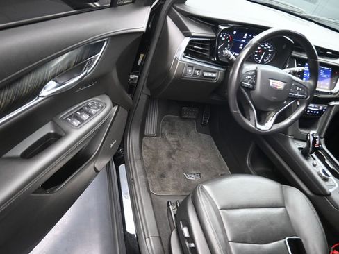 Used 2020 Cadillac XT6 Premium Luxury AWD/4WD image 11