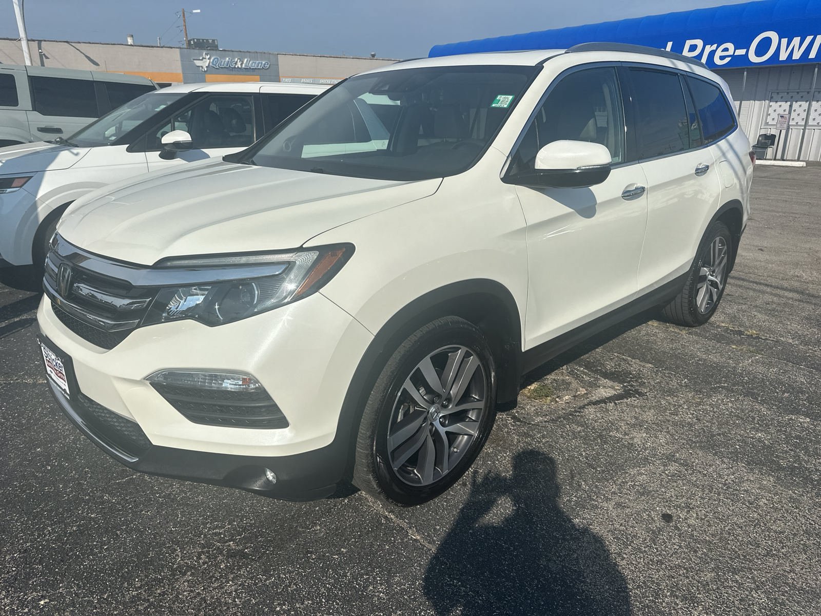 Used 2017 Honda Pilot Elite image 1