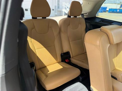 Used 2016 Volvo XC90 T6 Momentum w/ Momentum Plus Package image 24
