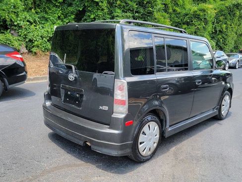 Used 2006 Scion xB FWD image 5