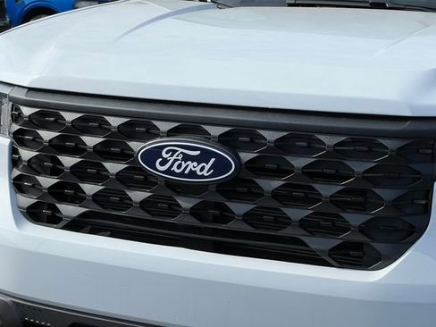 New 2025 Ford Maverick XL w/ Equipment Group 101A image 37