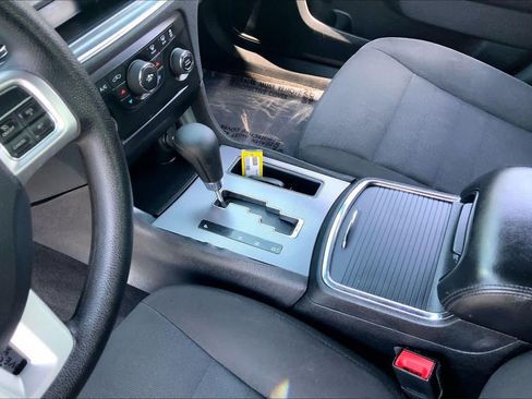 Used 2014 Dodge Charger SE RWD image 17
