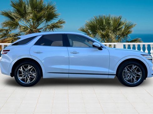 Used 2023 Genesis GV70 2.5T w/ Advanced Package image 4