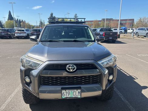 Used 2014 Toyota 4Runner SR5 image 7