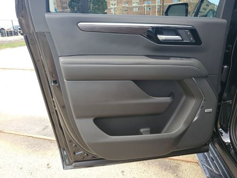 New 2026 Chevrolet Suburban LT w/ Comfort Package image 17