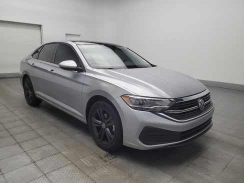 Used 2022 Volkswagen Jetta SE w/ Panoramic Sunroof Package FWD image 13